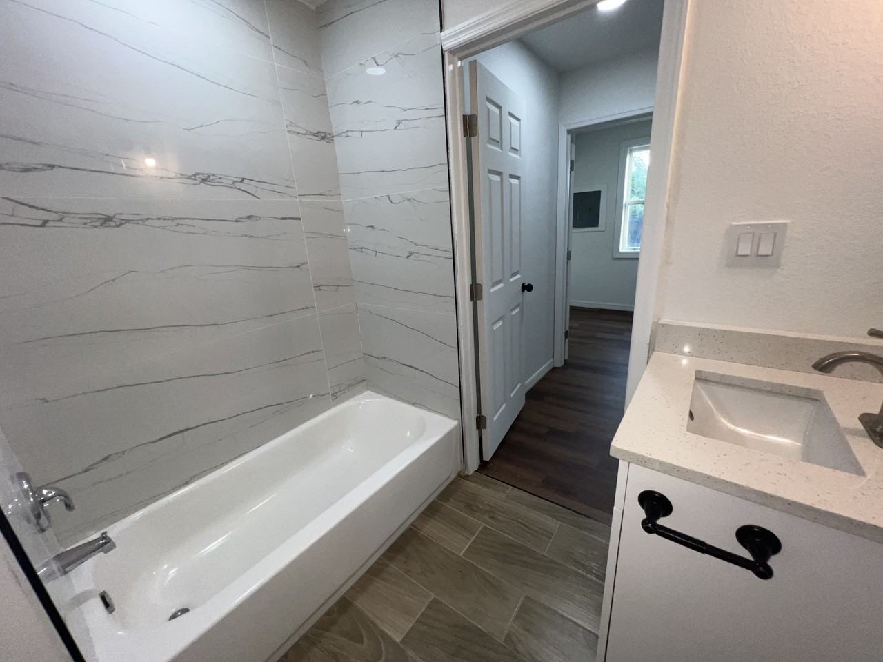 1270 Allen St #B - Photo 4 of 15