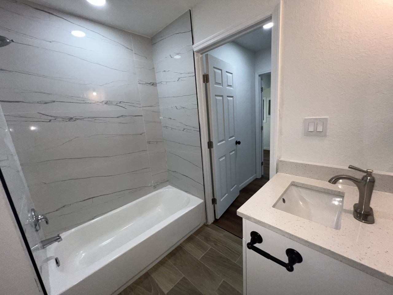 1270 Allen St #B - Photo 5 of 15