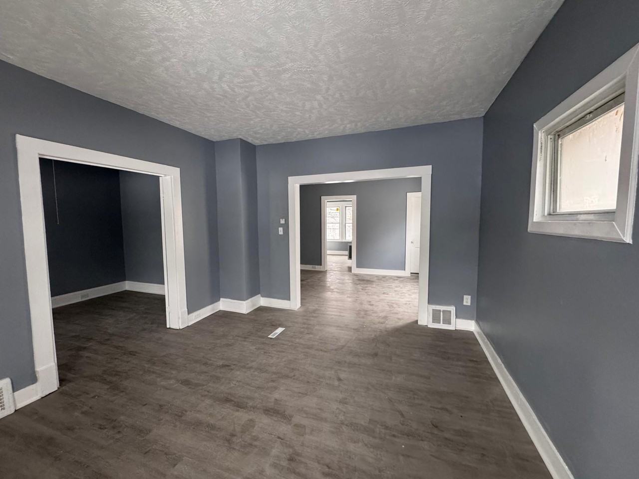 3438 E 121st St #2 - Photo 4 of 9