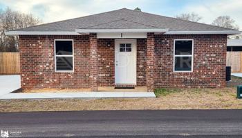 featured image of 130 East Ave #I
