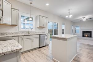 featured image of 917 Uplands Ln