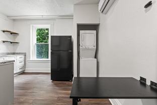 427 Whiteman St #4 - Photo 1 of 1