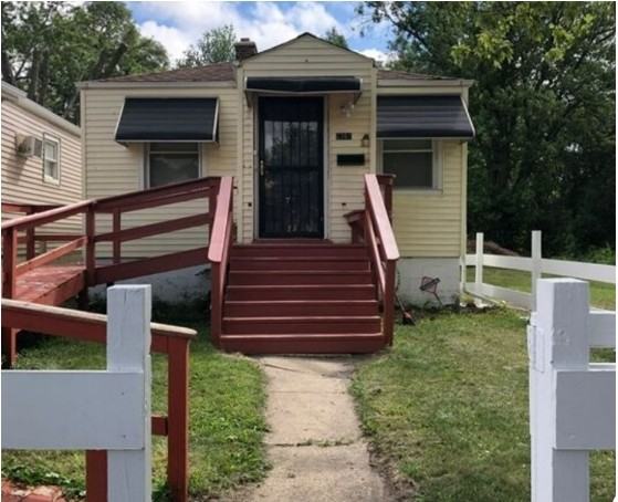 2361 Pennsylvania St - Photo 5 of 7
