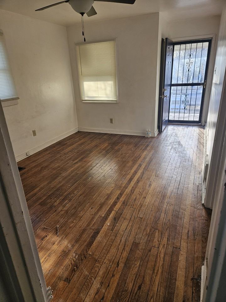 2361 Pennsylvania St - Photo 6 of 7
