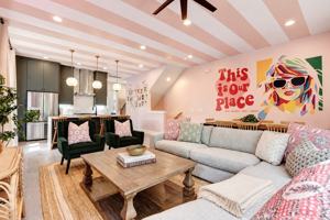 featured image of 2176 Carson St