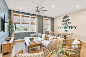 featured image of 2176 Carson St