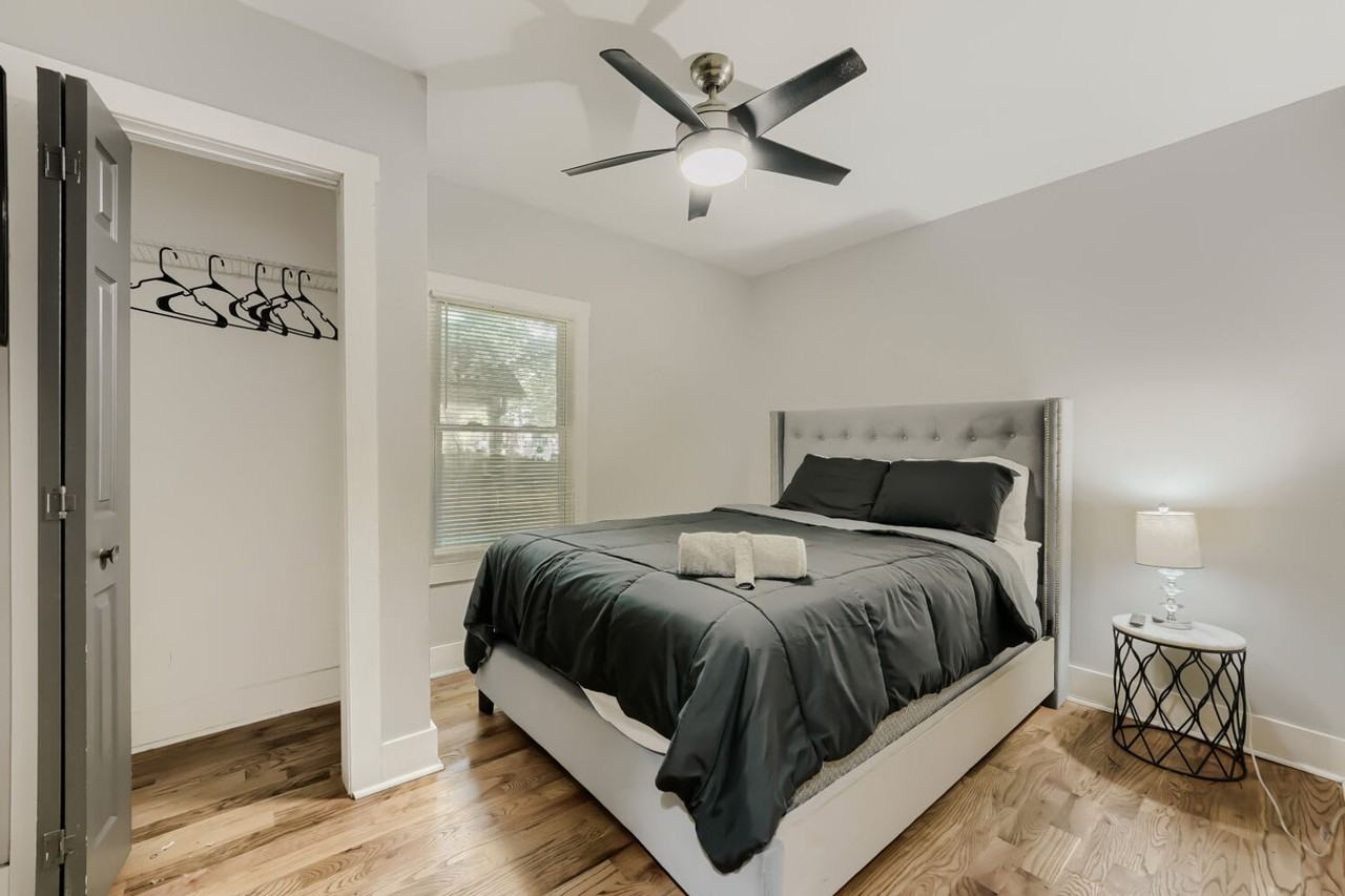 1089 Mcdaniel St Sw #1642544P - Photo 4 of 21