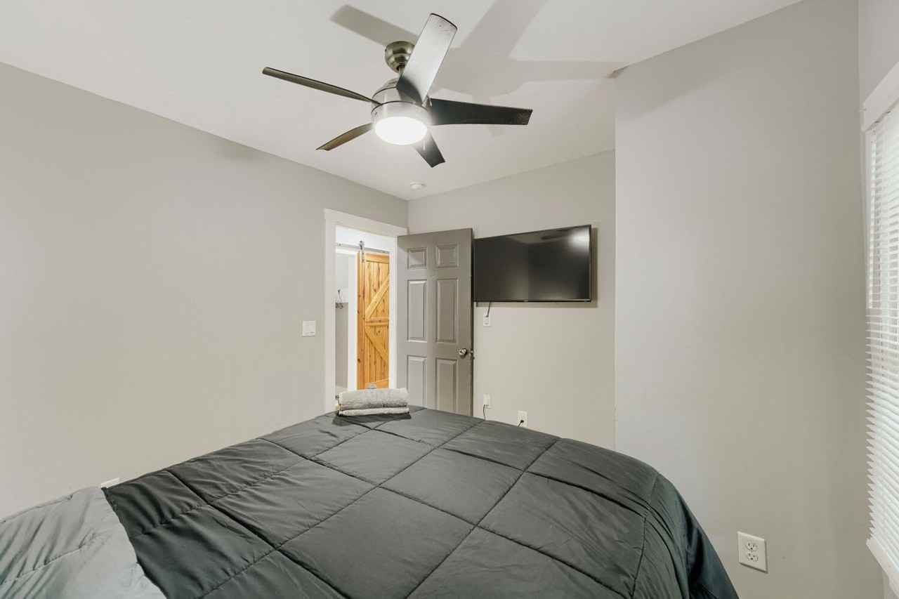 1089 Mcdaniel St Sw #1642544P - Photo 5 of 21
