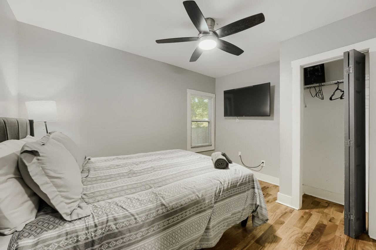 1089 Mcdaniel St Sw #1642544P - Photo 6 of 21