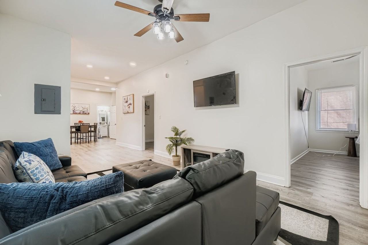 62 Weyman Ave Sw #1642546P - Photo 3 of 27