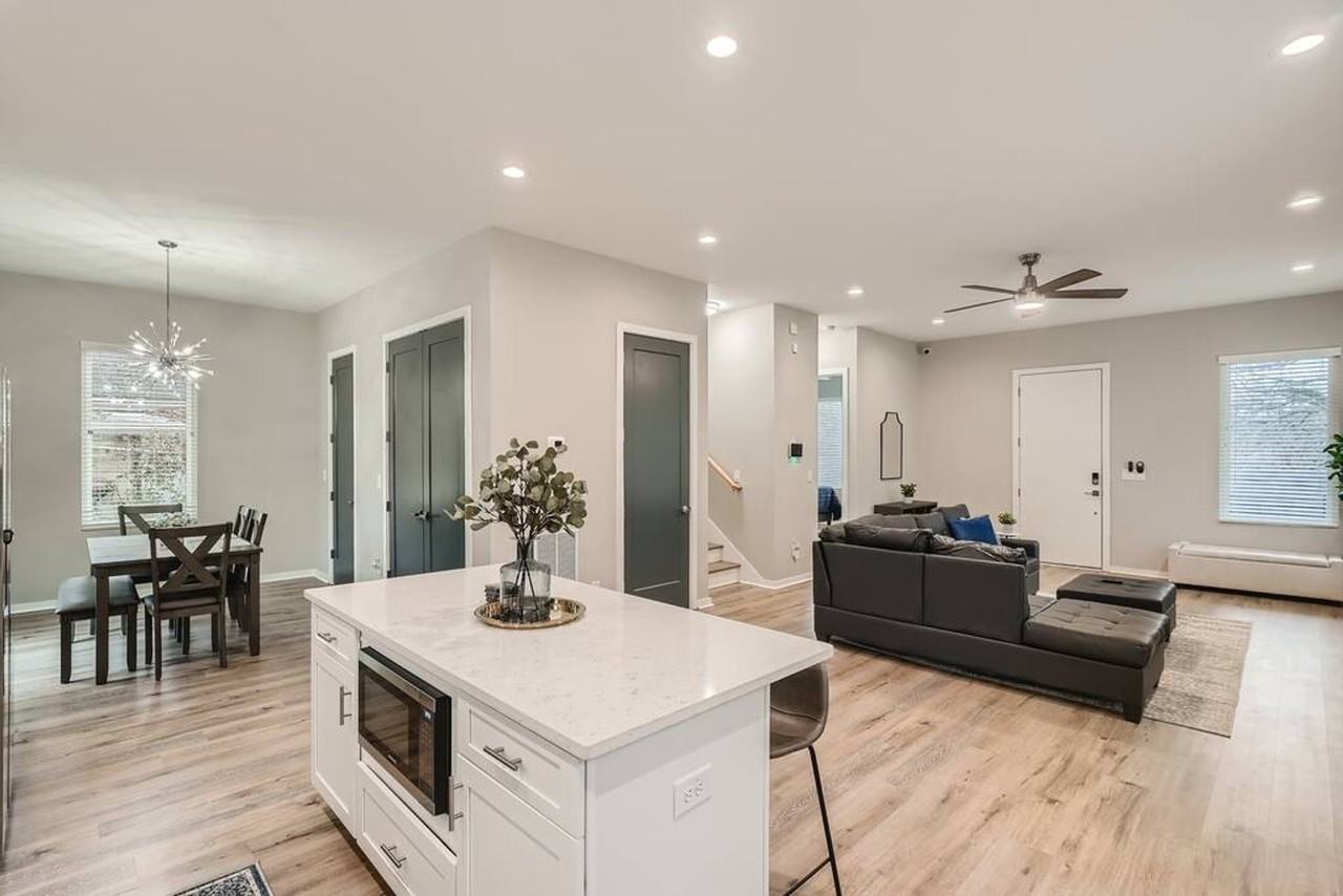 1089 Coleman St Sw #1642553P - Photo 4 of 26