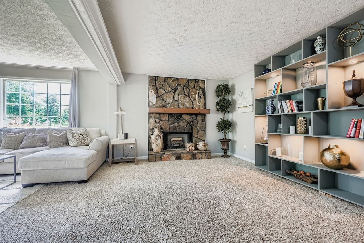 2872 Clearbrook Dr #1642551P - Photo 4 of 30