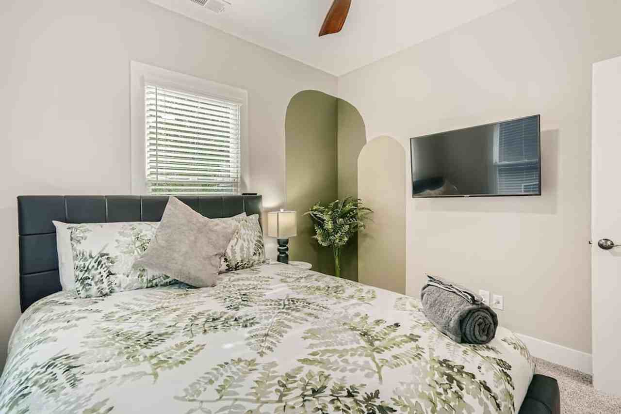 1045 Coleman St Sw #1642542P - Photo 5 of 20