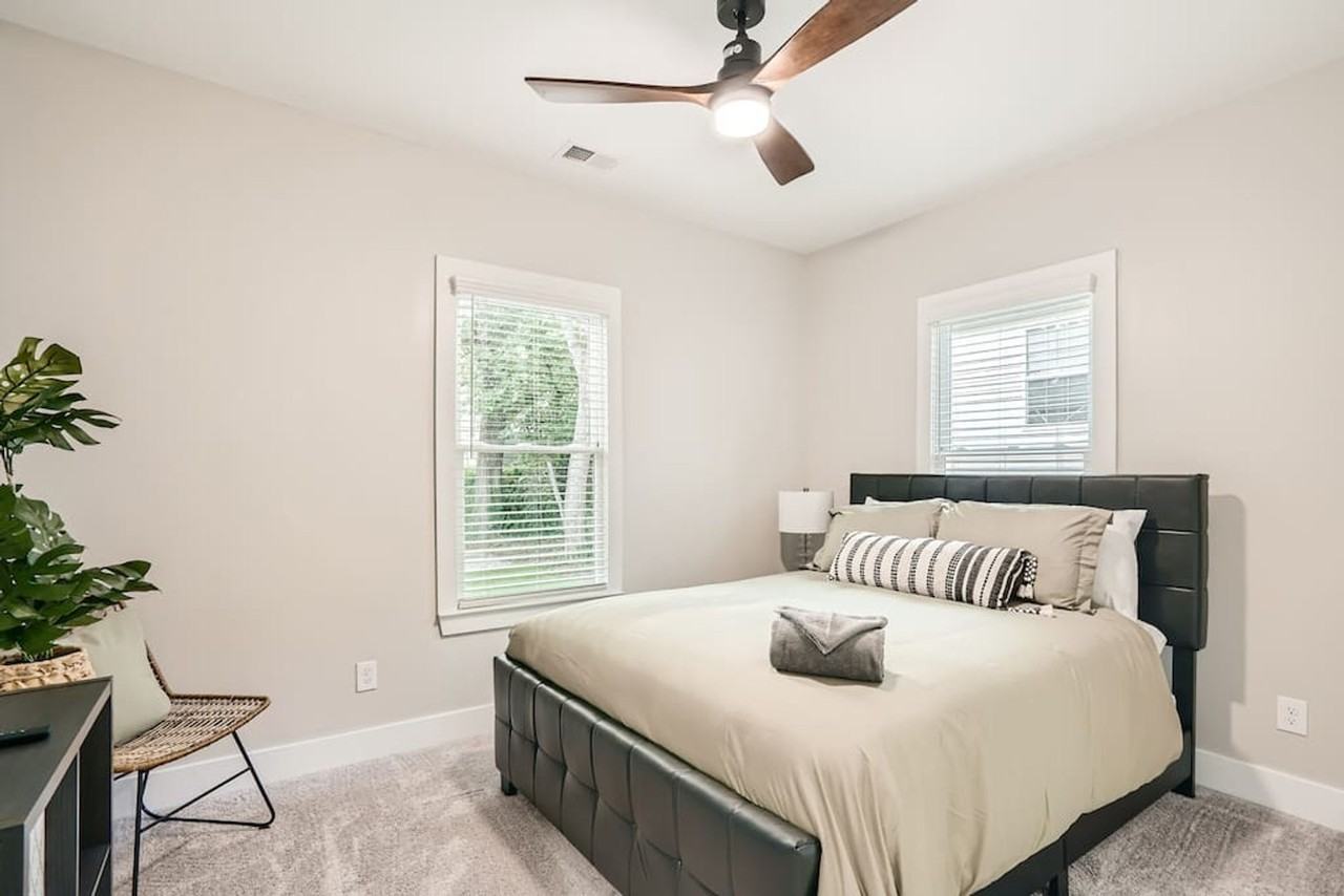 1045 Coleman St Sw #1642542P - Photo 6 of 20