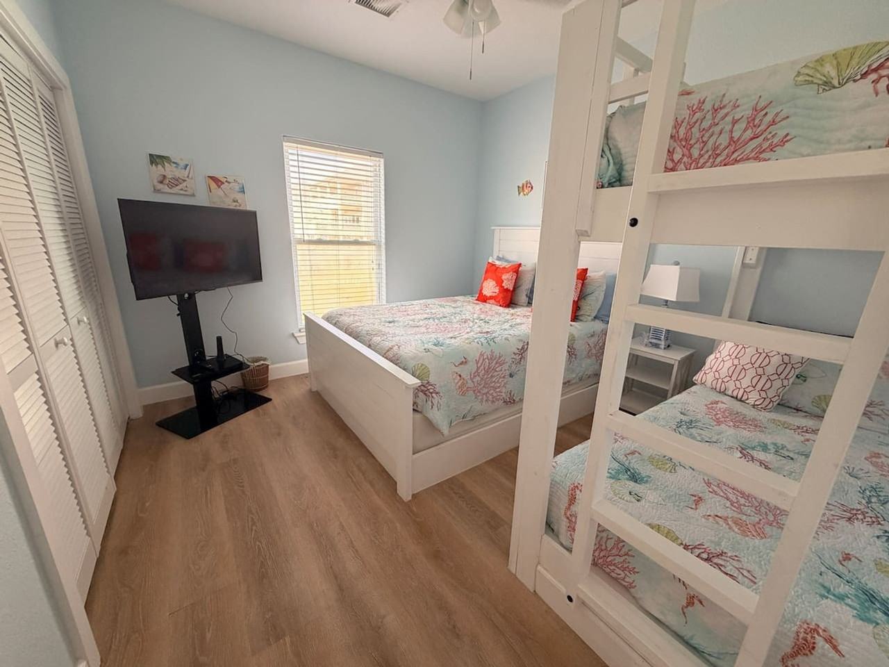 833 O'Neil Rd #1642955P - Photo 3 of 28