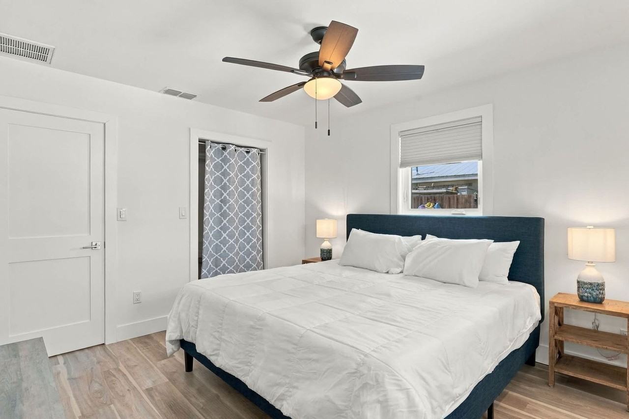 209 2nd St #1643022P - Photo 7 of 41