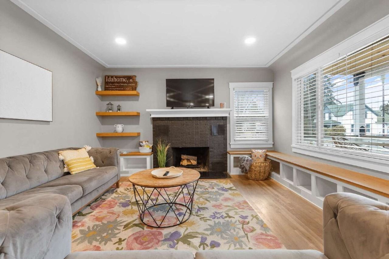 950 N 5th St #1643211P - Photo 3 of 32