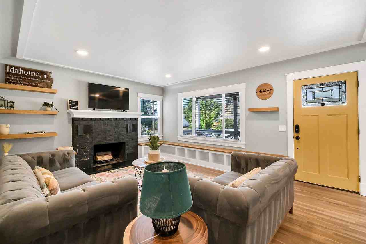 950 N 5th St #1643211P - Photo 6 of 32