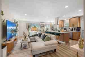 featured image of 8758 Dallas St