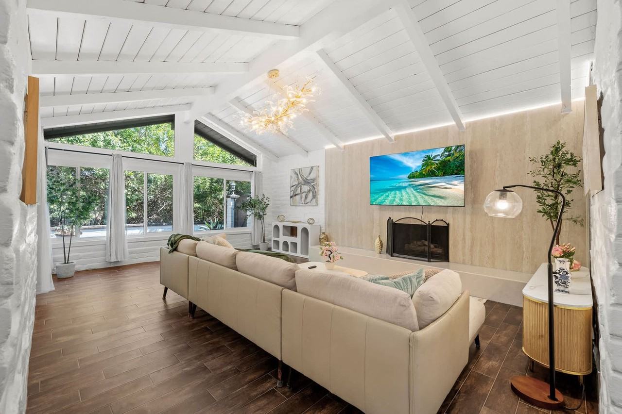 4201 Avenida Gregory - Photo 2 of 50