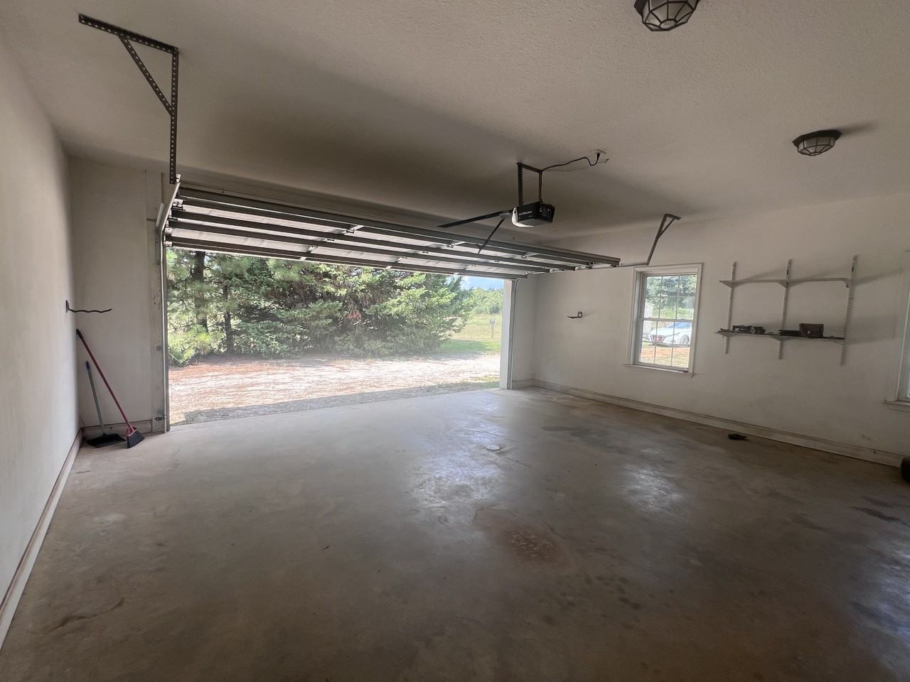 135 Hunt Rd - Photo 3 of 27