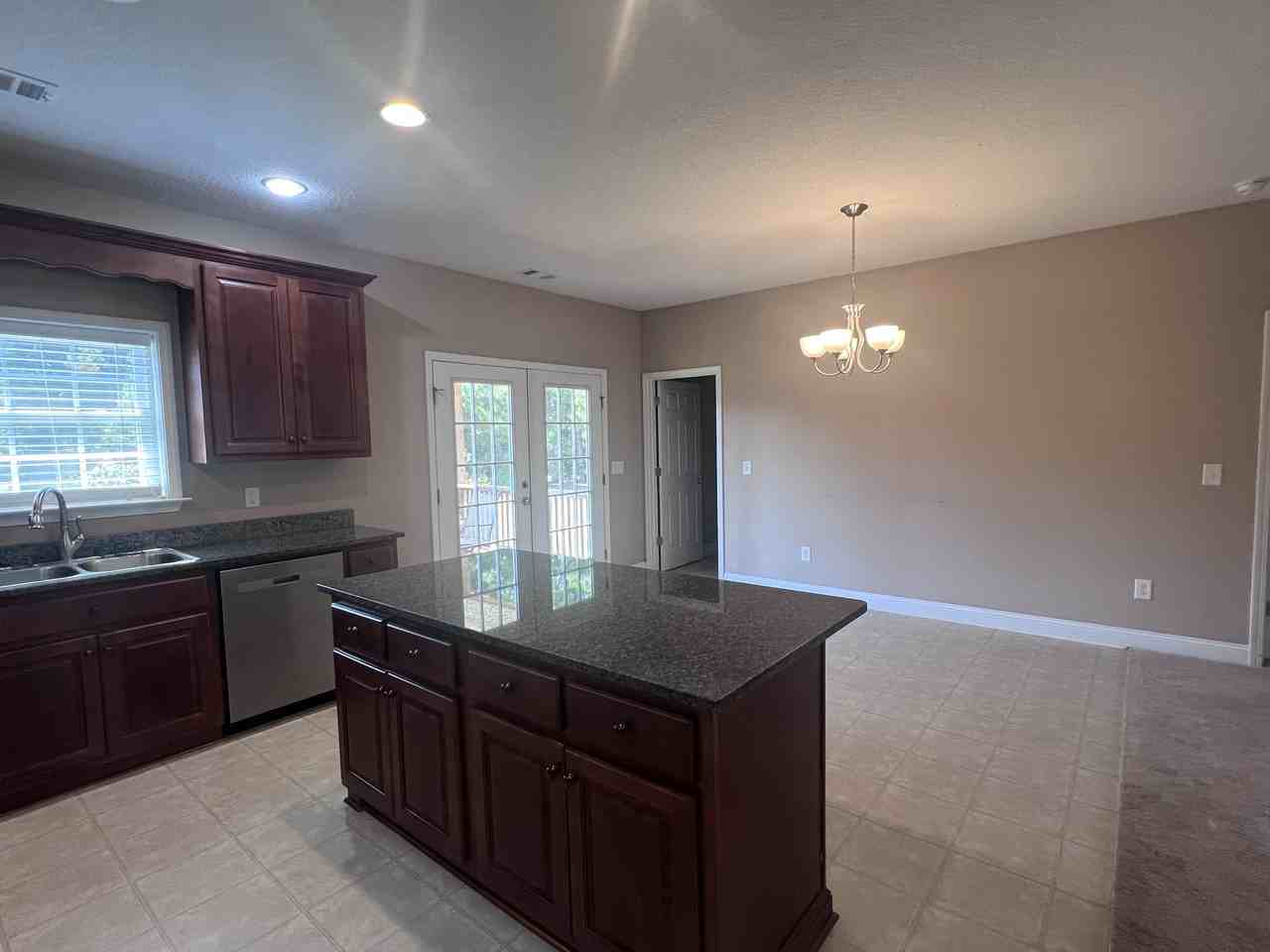 135 Hunt Rd - Photo 4 of 27