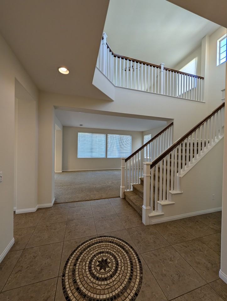 37584 Amateur Way - Photo 2 of 29