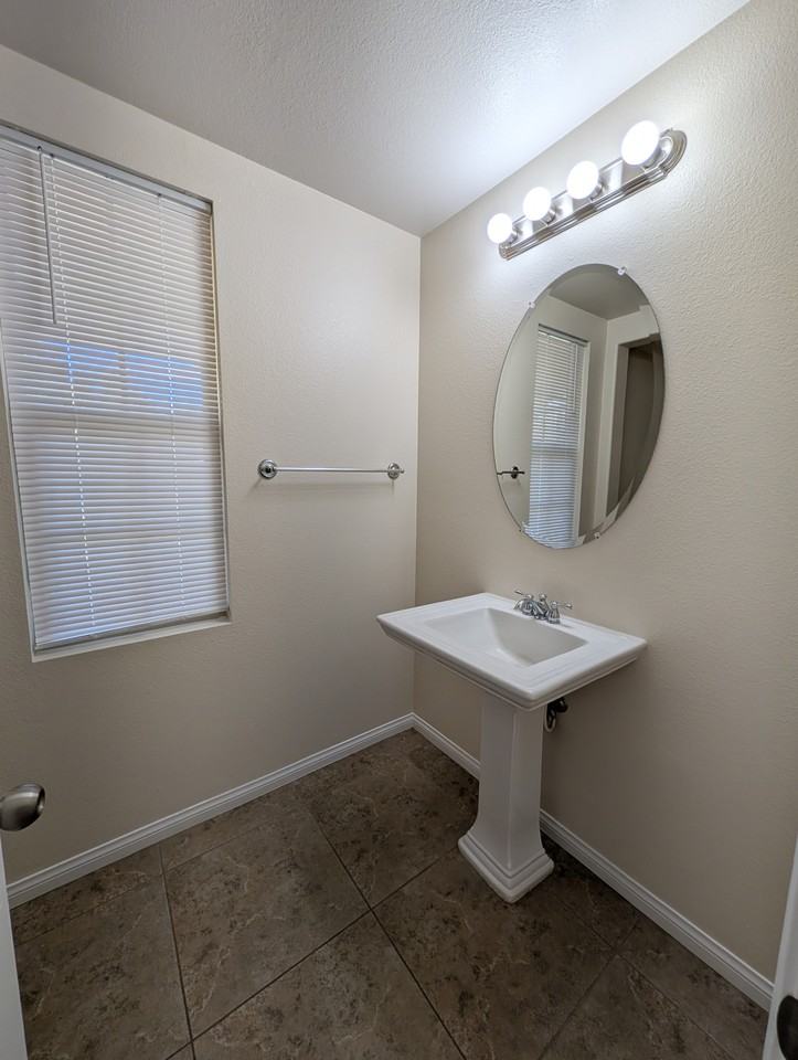 37584 Amateur Way - Photo 4 of 29