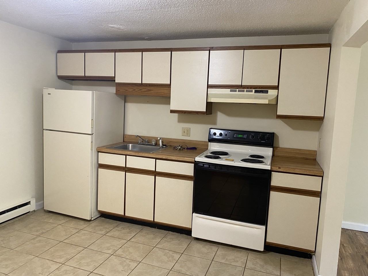260 Spring Cir #106B - Photo 3 of 5