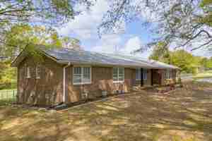 featured image of 450 N Clarks Creek Rd