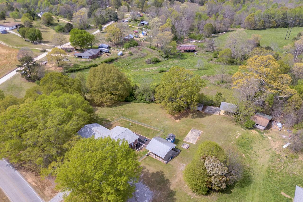 450 N Clarks Creek Rd - Photo 4 of 32