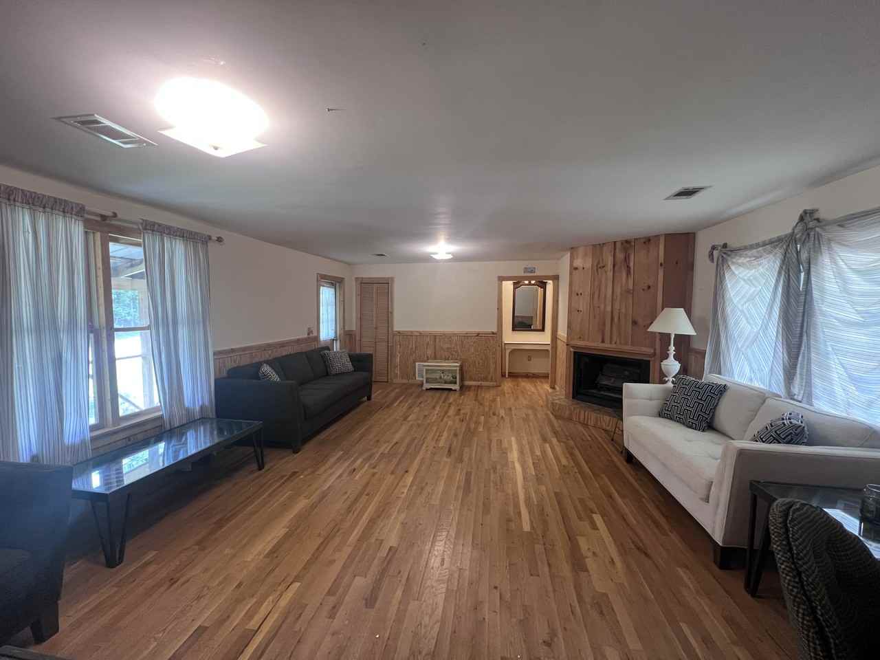 844 Shorewood Cir - Photo 4 of 14