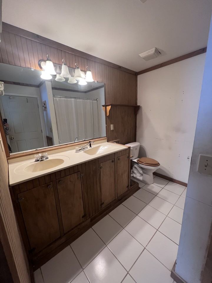 844 Shorewood Cir - Photo 6 of 14