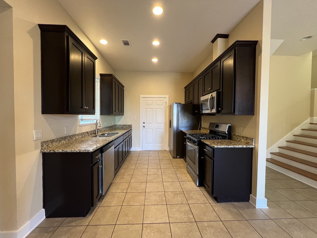 1309 Olander St #B - Photo 5 of 18