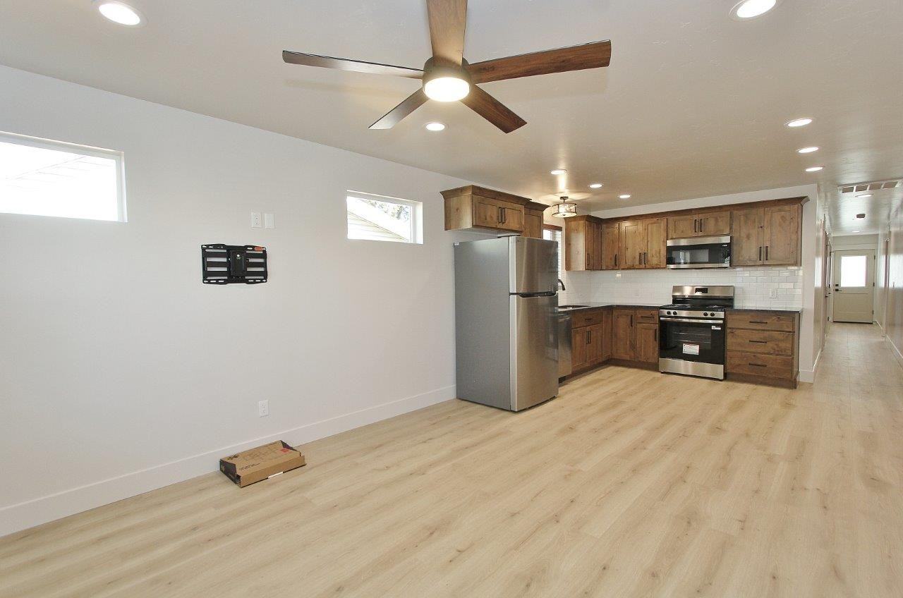 804 S Commercial Ave #1 - Photo 4 of 28
