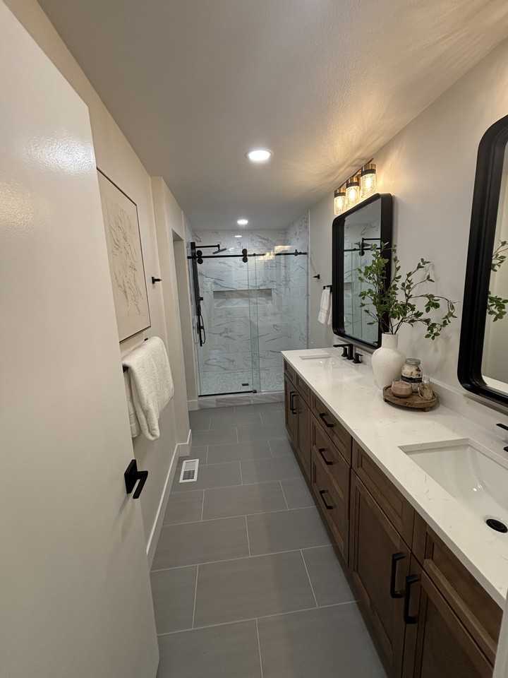3813 Foothill Dr - Photo 2 of 25