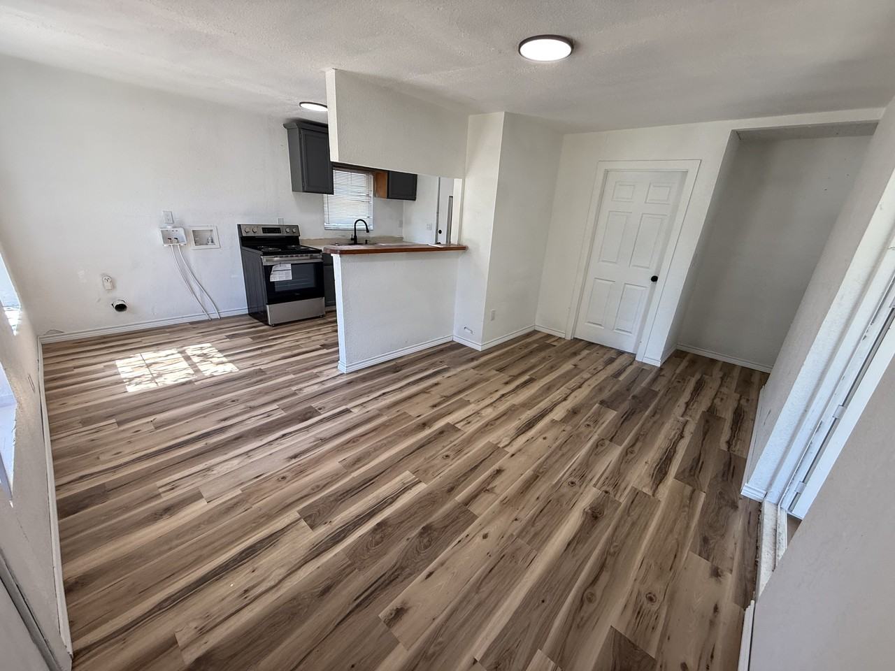 1400 8th St - Photo 5 of 18