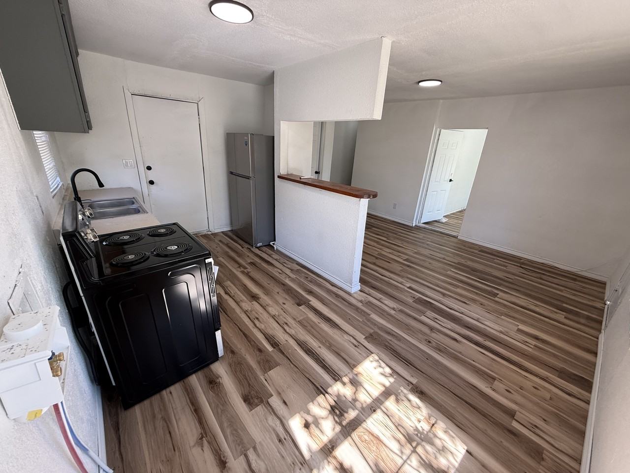 1400 8th St - Photo 6 of 18