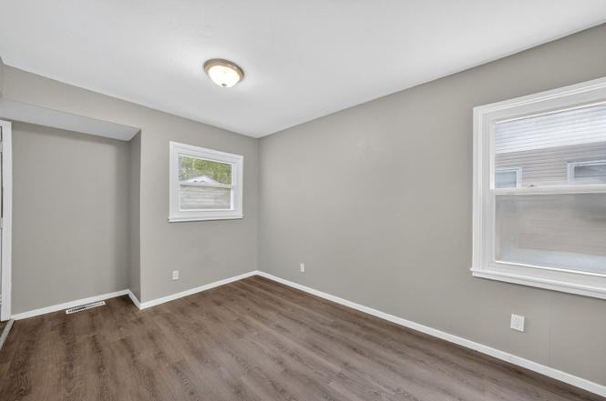 416 Crawford Rd - Photo 3 of 21