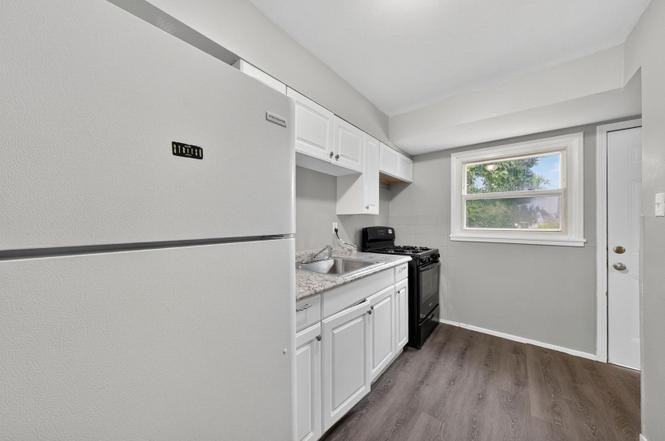 416 Crawford Rd - Photo 4 of 21
