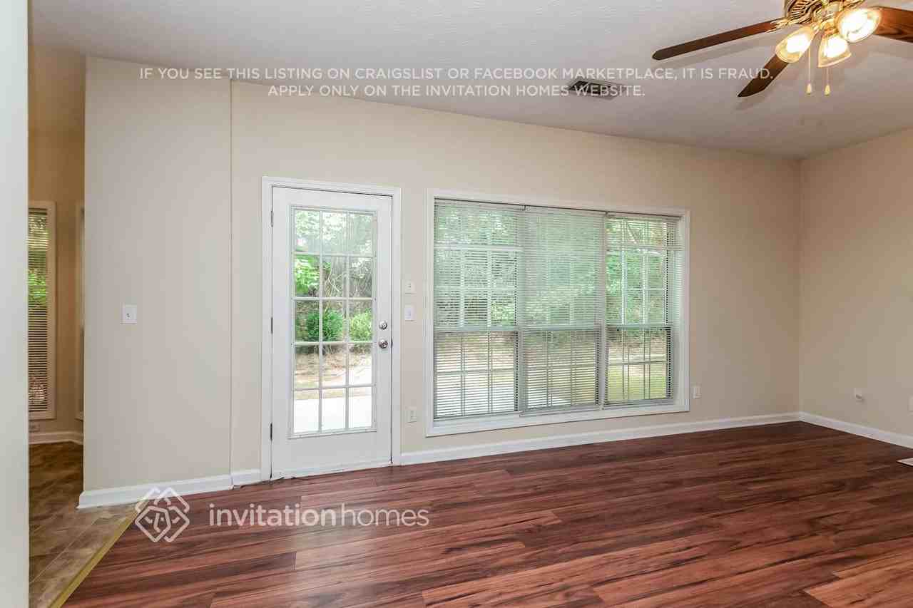 6810 Waters Edge Dr - Photo 3 of 24