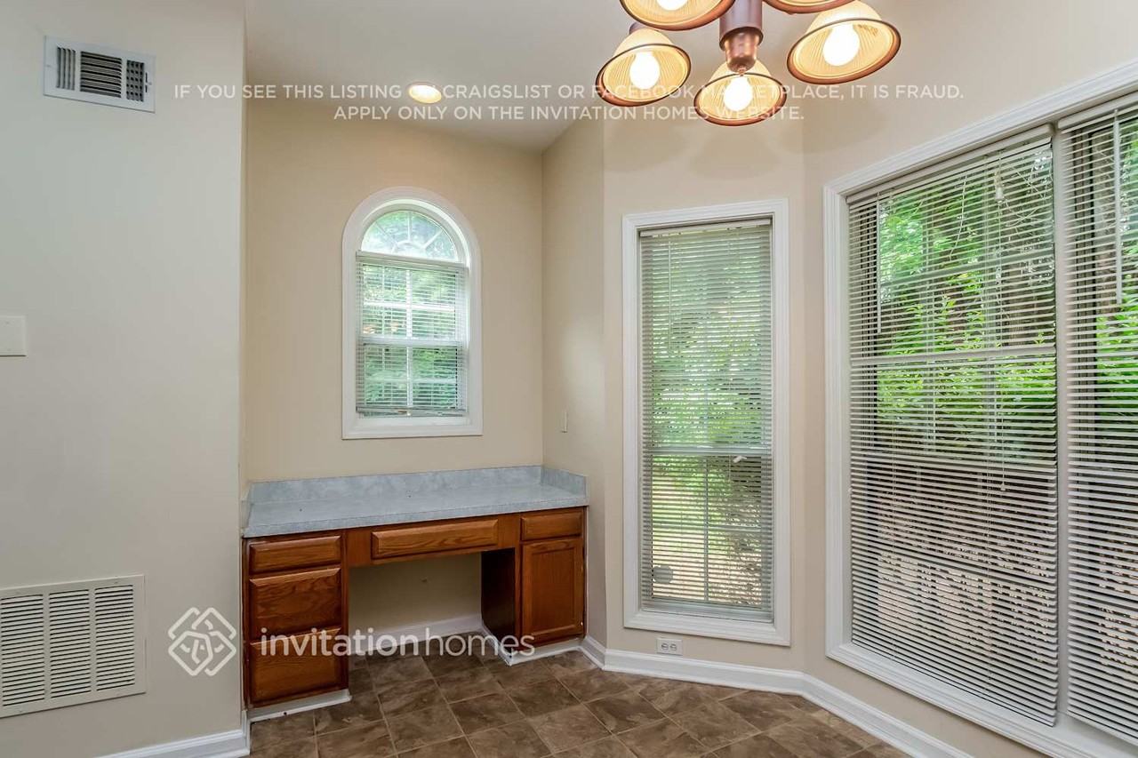 6810 Waters Edge Dr - Photo 5 of 24