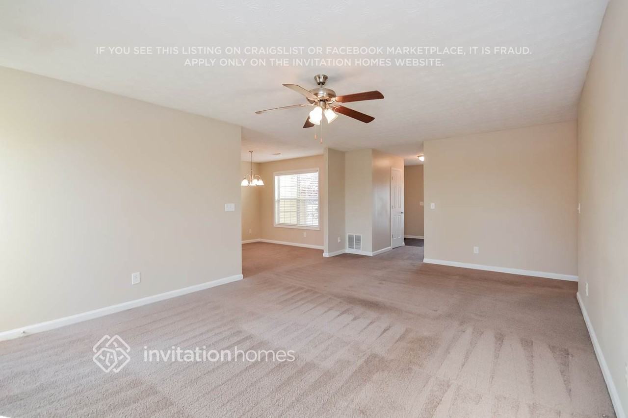 1220 Cabots Ln - Photo 3 of 15