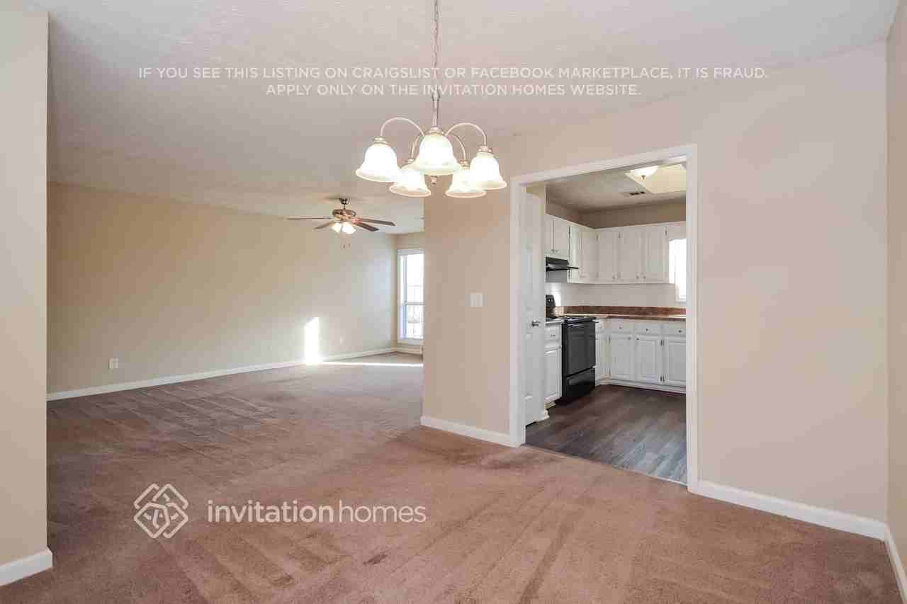 1220 Cabots Ln - Photo 4 of 15