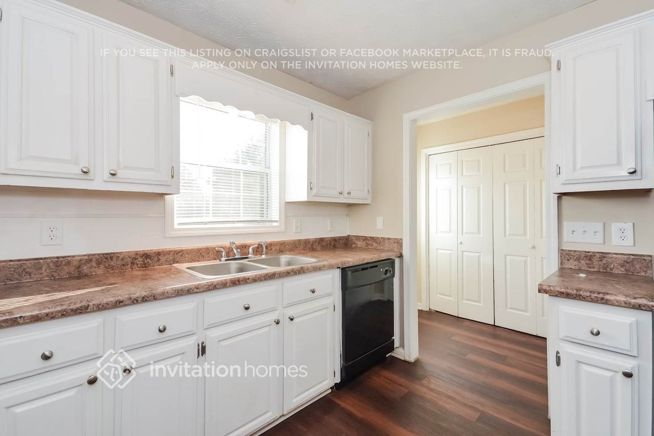 1220 Cabots Ln - Photo 7 of 15
