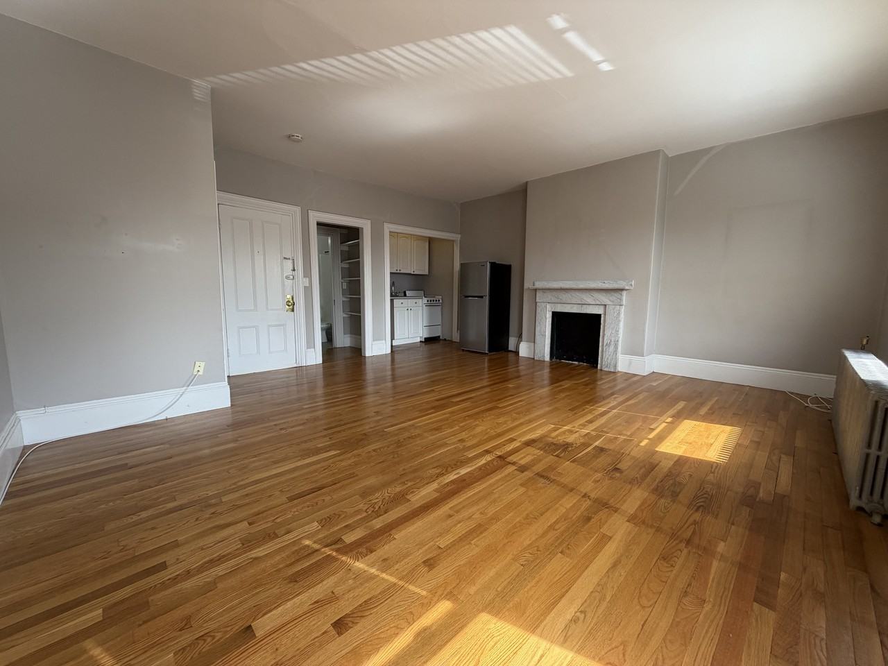 82 Charles Street - Photo 2 of 10