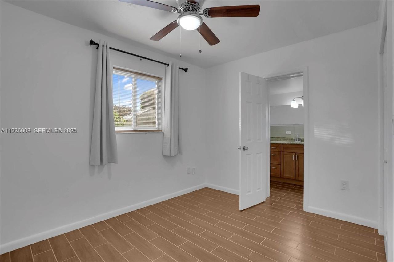 510 North 69th Avenue - Photo 6 of 19