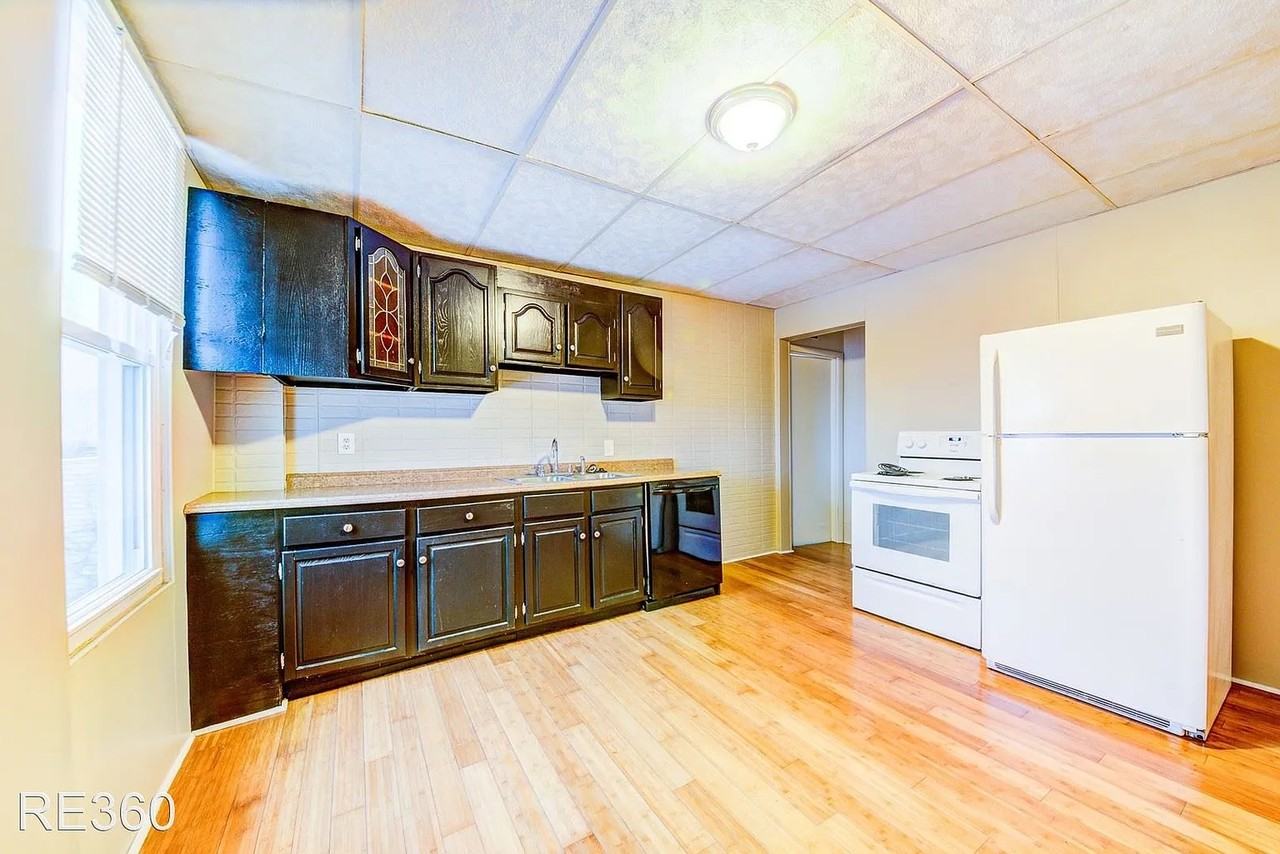 979 Manton Way - Photo 4 of 20