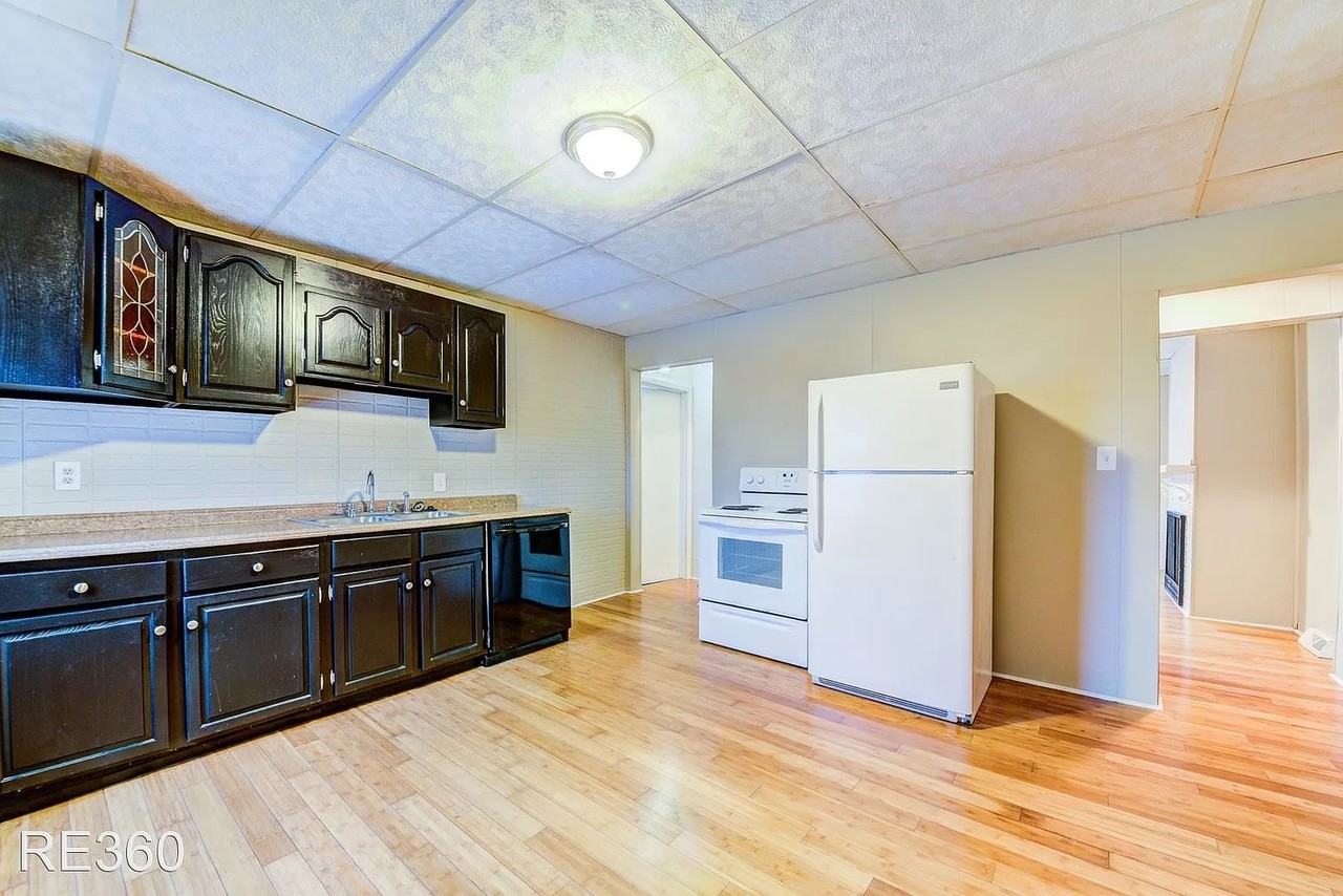 979 Manton Way - Photo 5 of 20