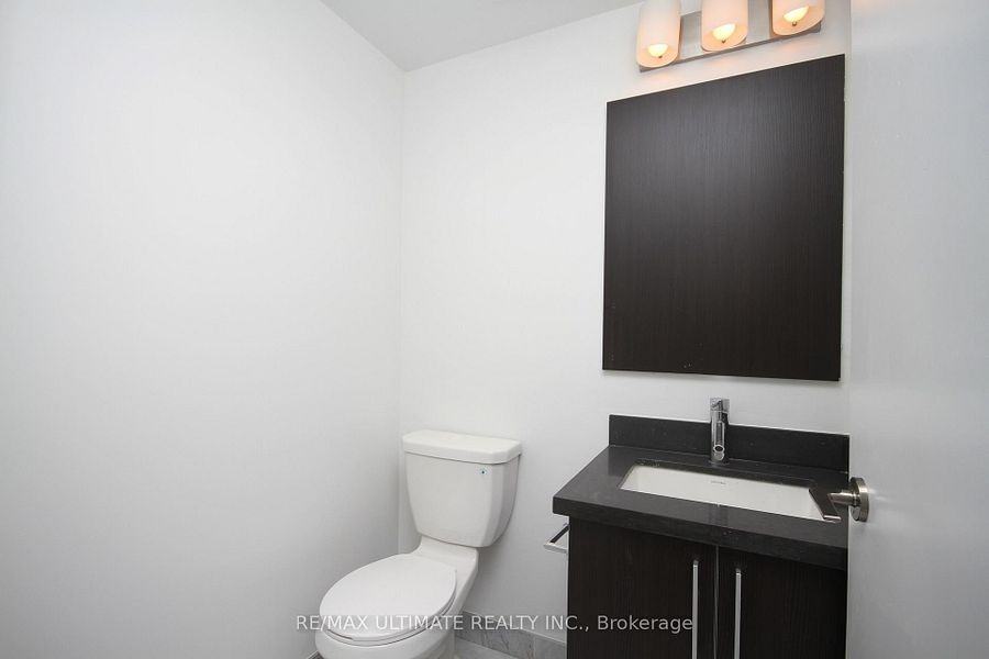 2212 Lake Shore Boulevard West #TH1 - Photo 4 of 15